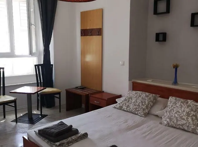 Maison d'hôtes Main Bus Station 3*