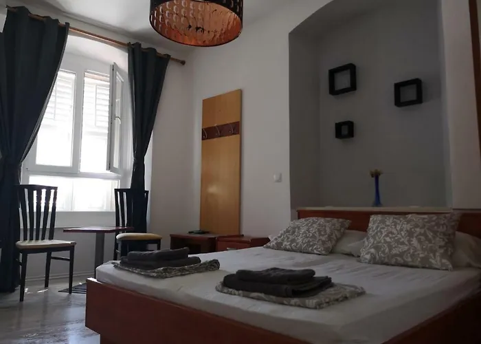 Main Bus Station Maison d'hôtes 3*